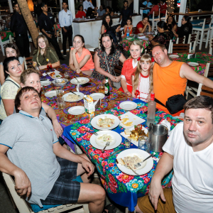 titos-food-buffet